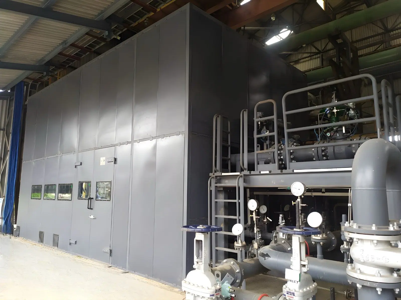 Modular acoustic enclosure assembly at ARK facility